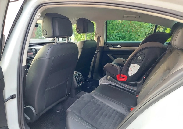 Volkswagen Passat cena 82999 przebieg: 125000, rok produkcji 2016 z Leszno małe 154